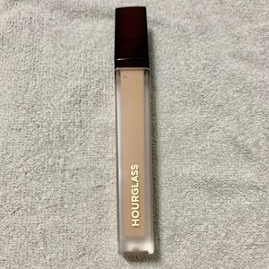 Hourglass Concealer